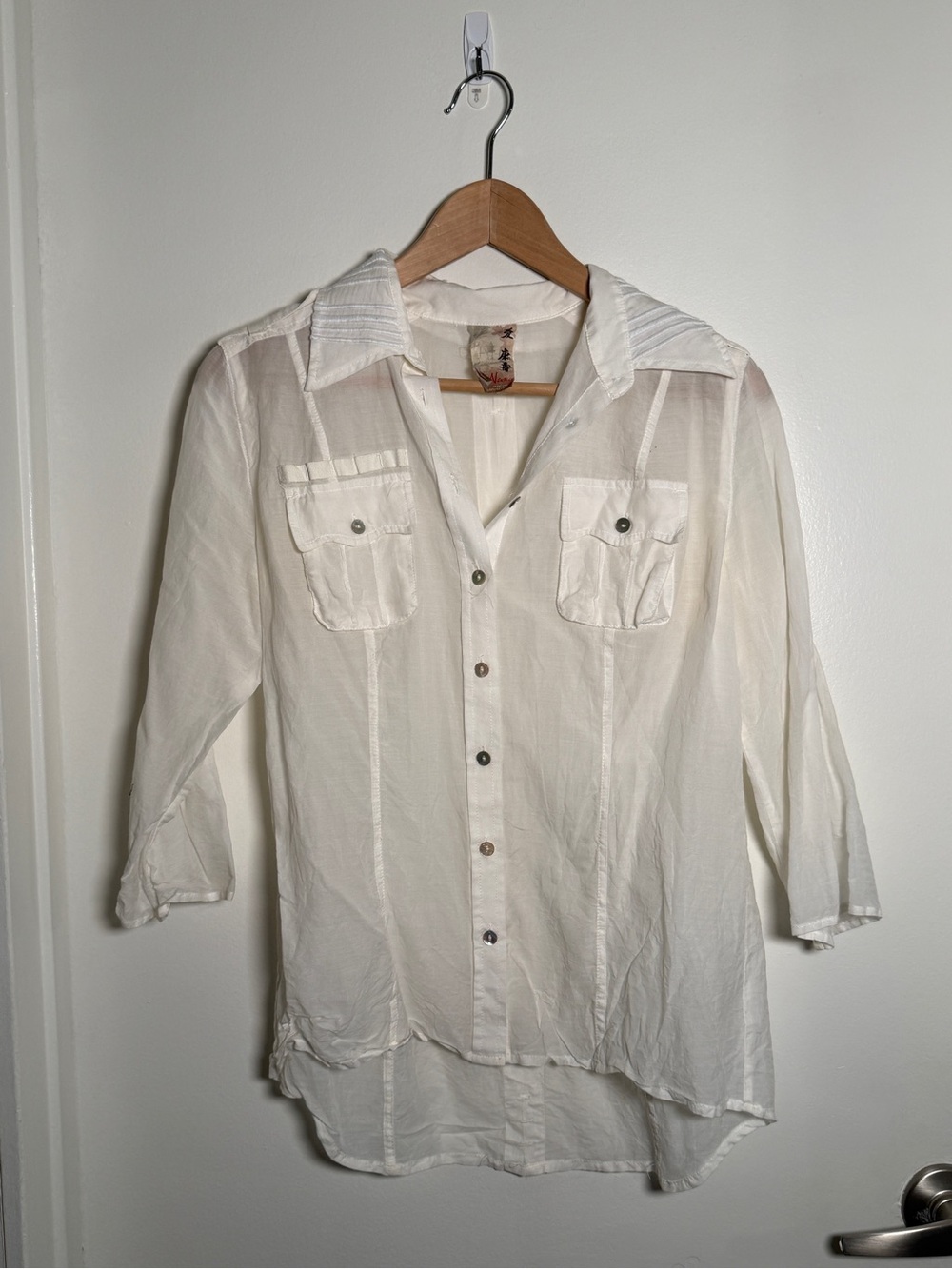 Da Nang silk white button down top in women’s small